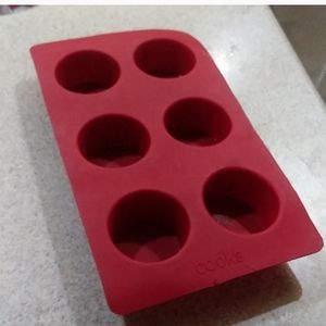 Cook's Essentials Silicone Red Bakeware Muffin Pan